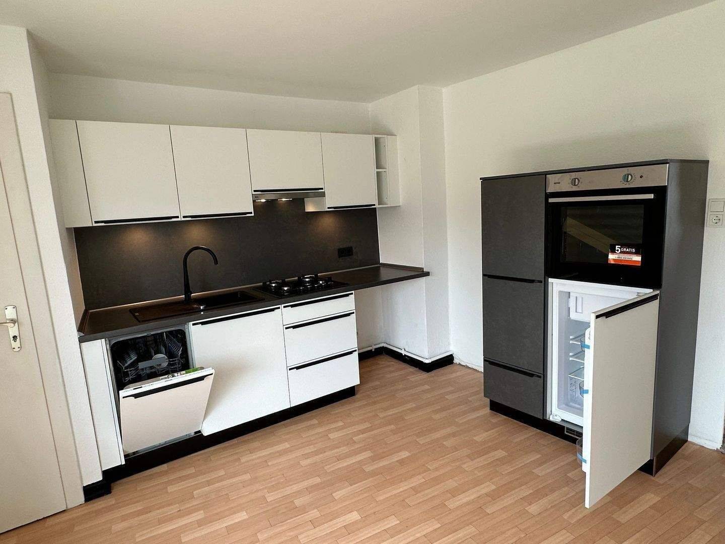 Frei ab 01.10.2026 – Trier-Nahzentrum – 2-Zimmerwohnung mit Balkon und Einbauküche / 3. Obergeschoss / ohne Aufzug, 54290 Trier (Innenstadt Trier-Süd)