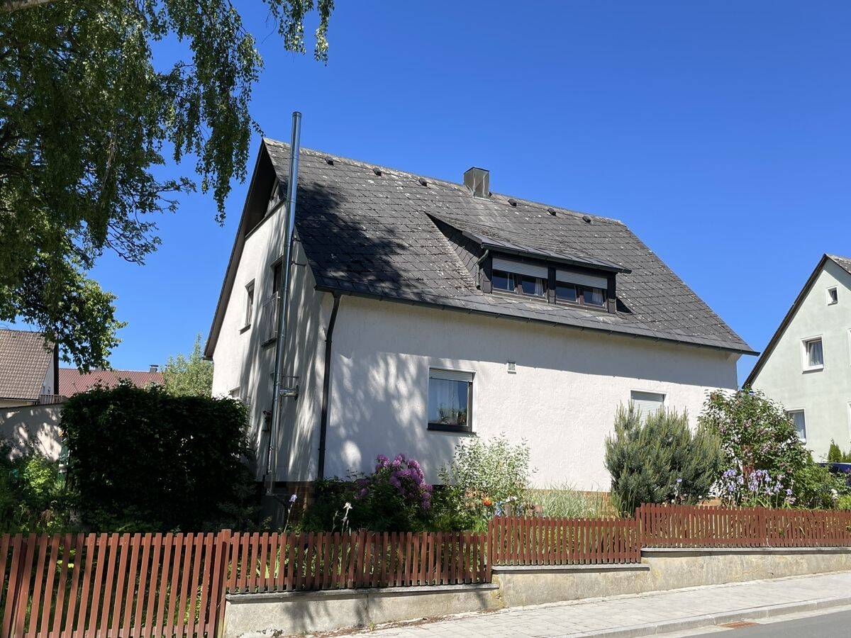 Hier sind Kinder willkommen – Haus für Bastler in ruhiger Lage, 95643 Tirschenreuth