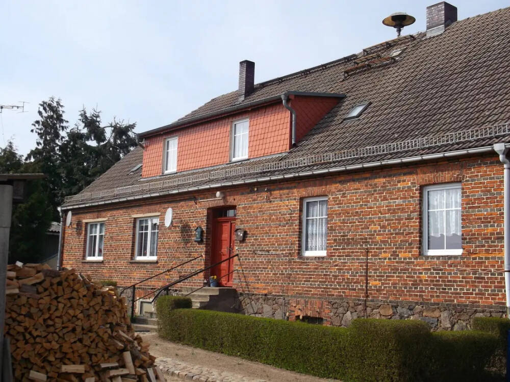 saniertes-baubiologisches Mehrfamilienhaus mit 5 Wohnungen+1 Gewerbeeinheit, 1 weiteres separates Massiv-Gewerbehaus, separate Remise-Werkstatt, +4 we, 16259 Höhenland