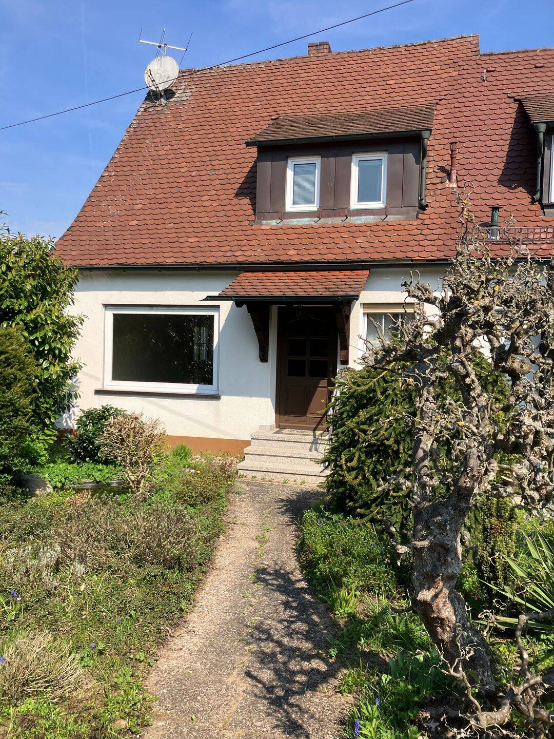 Gemütliche Doppelhaushälfte in Neunkirchen, 91233 Neunkirchen a. Sand