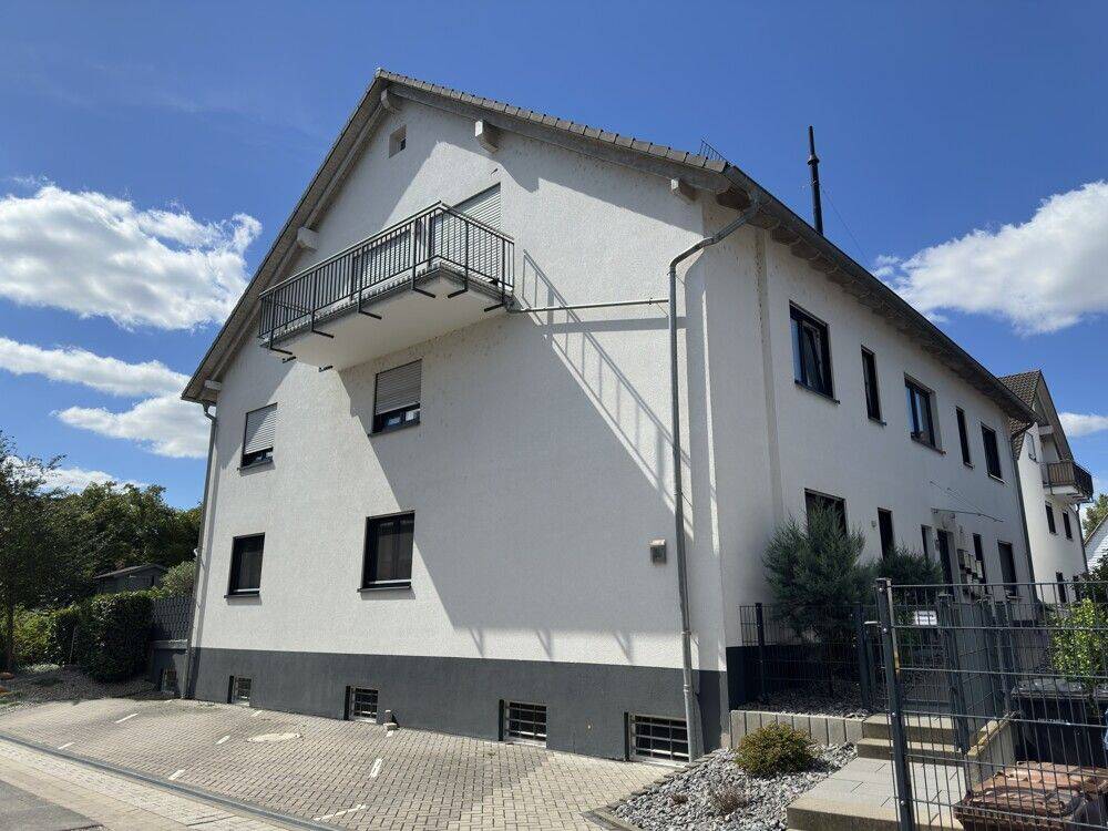 Wohnen mit Stil: Neuwertige 3-Zimmer-Eigentumswohnung mit eigenem Garten!, 63801 Kleinostheim