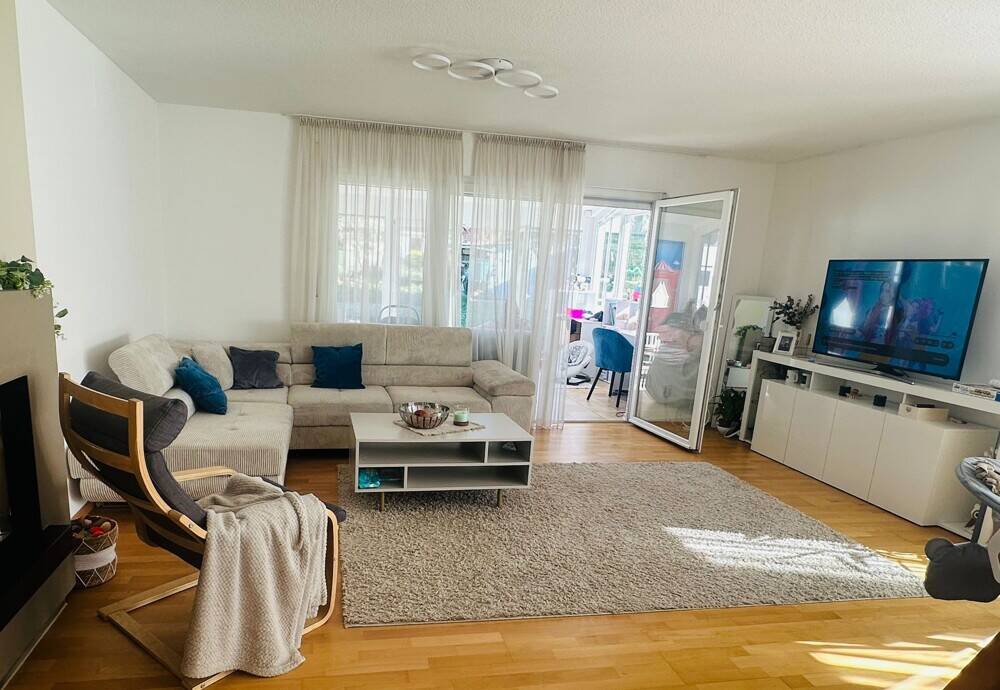 Ein Ort zum Leben – Stilvolles Wohnen mit Wintergarten und Gartenidyll, 74372 Sersheim