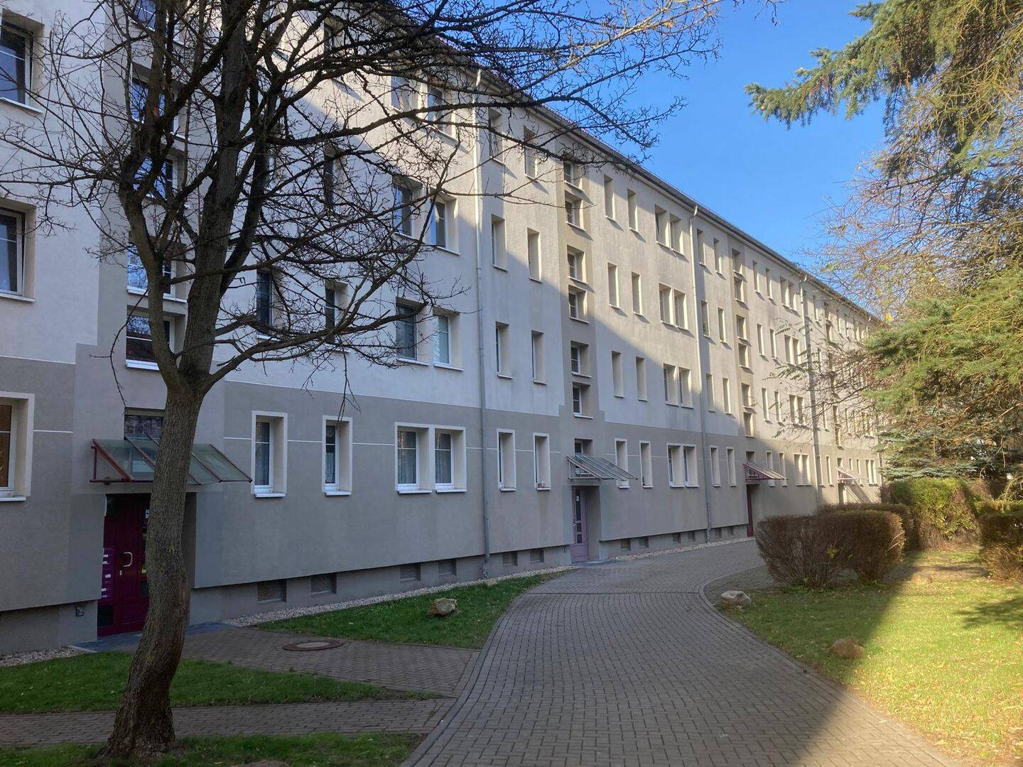 Einziehen & wohlfühlen: Möblierte 1-Raum-Wohnung ideal für Studierende, Azubis und Singles, 8066 Zwickau