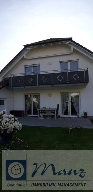 Helle freundliche Dachgeschosswohnung in 2 Familienhaus in Steißlingen zu vermieten, ruhige Lage, 78256 Steißlingen