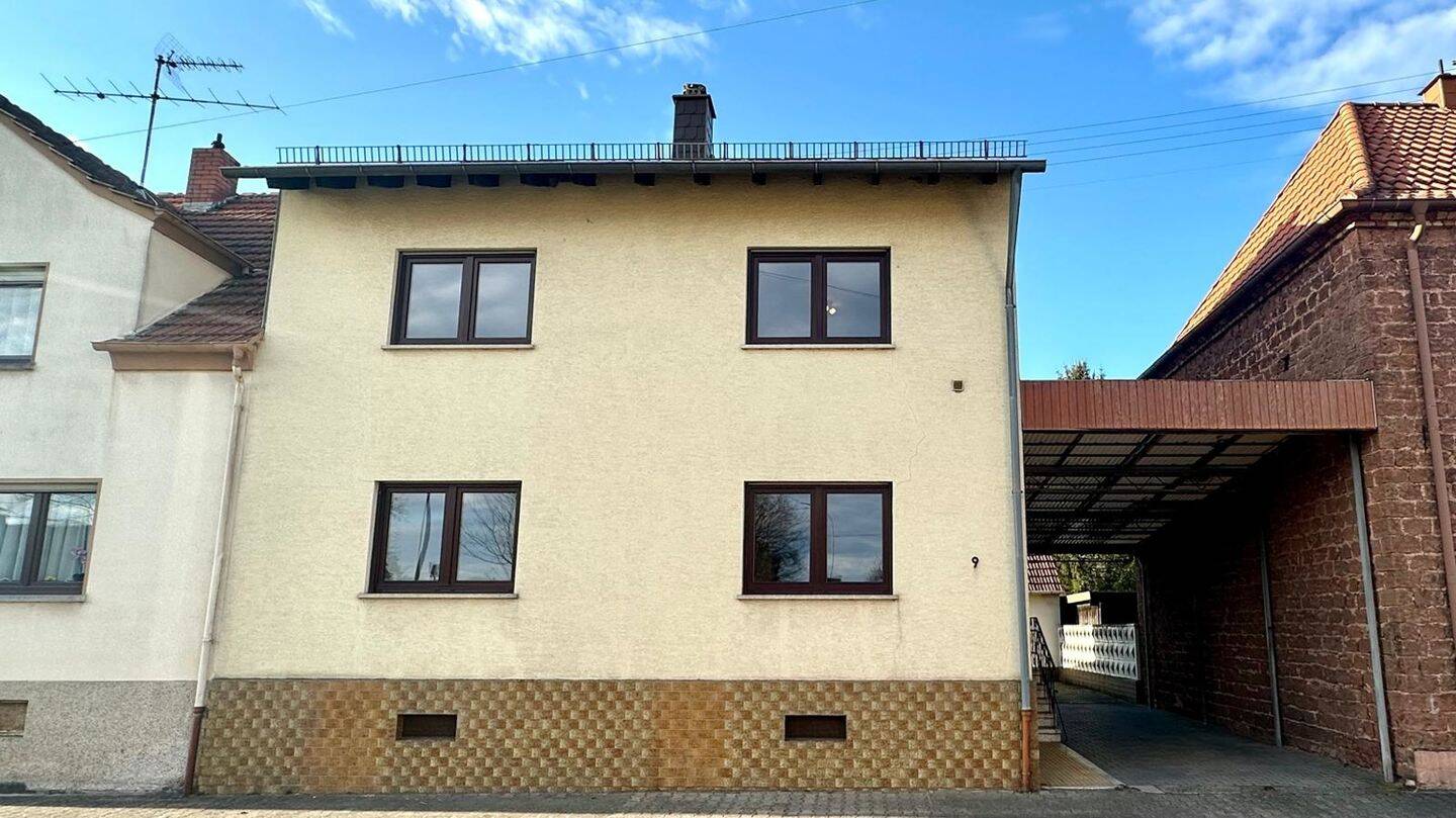 IK| Spesbach – Attraktive 5-Zimmer-Wohnung mit schönem Garten, 66882 Hütschenhausen