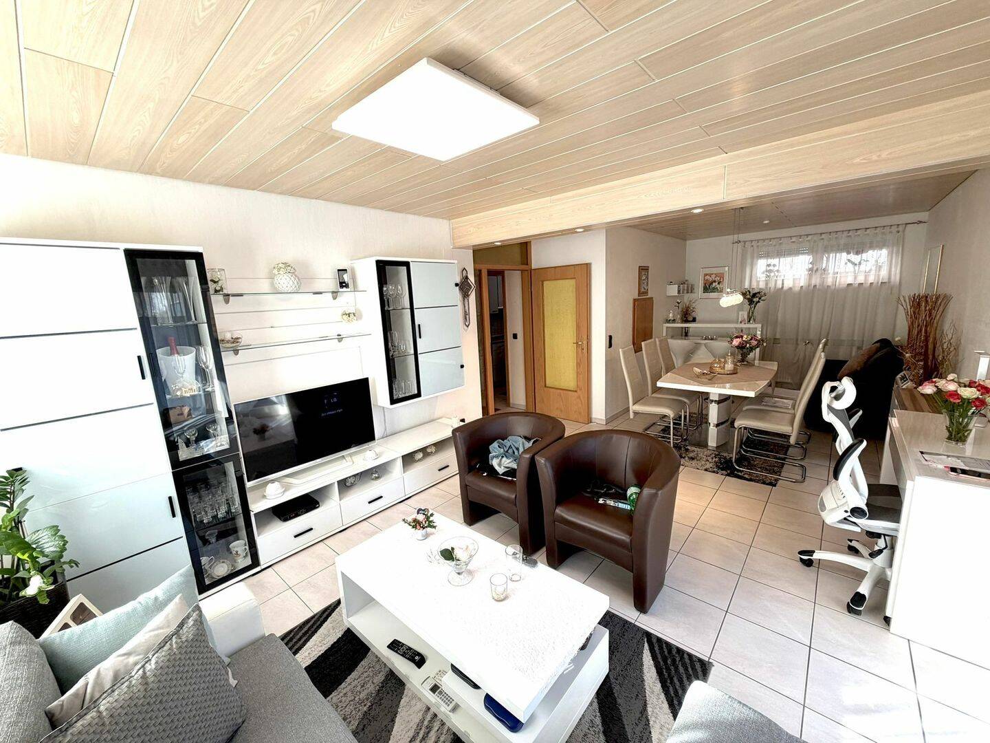 Helle 3,5-Zimmer EG-Wohnung mit Terrasse in Leonberg-Höfingen, 71229 Leonberg