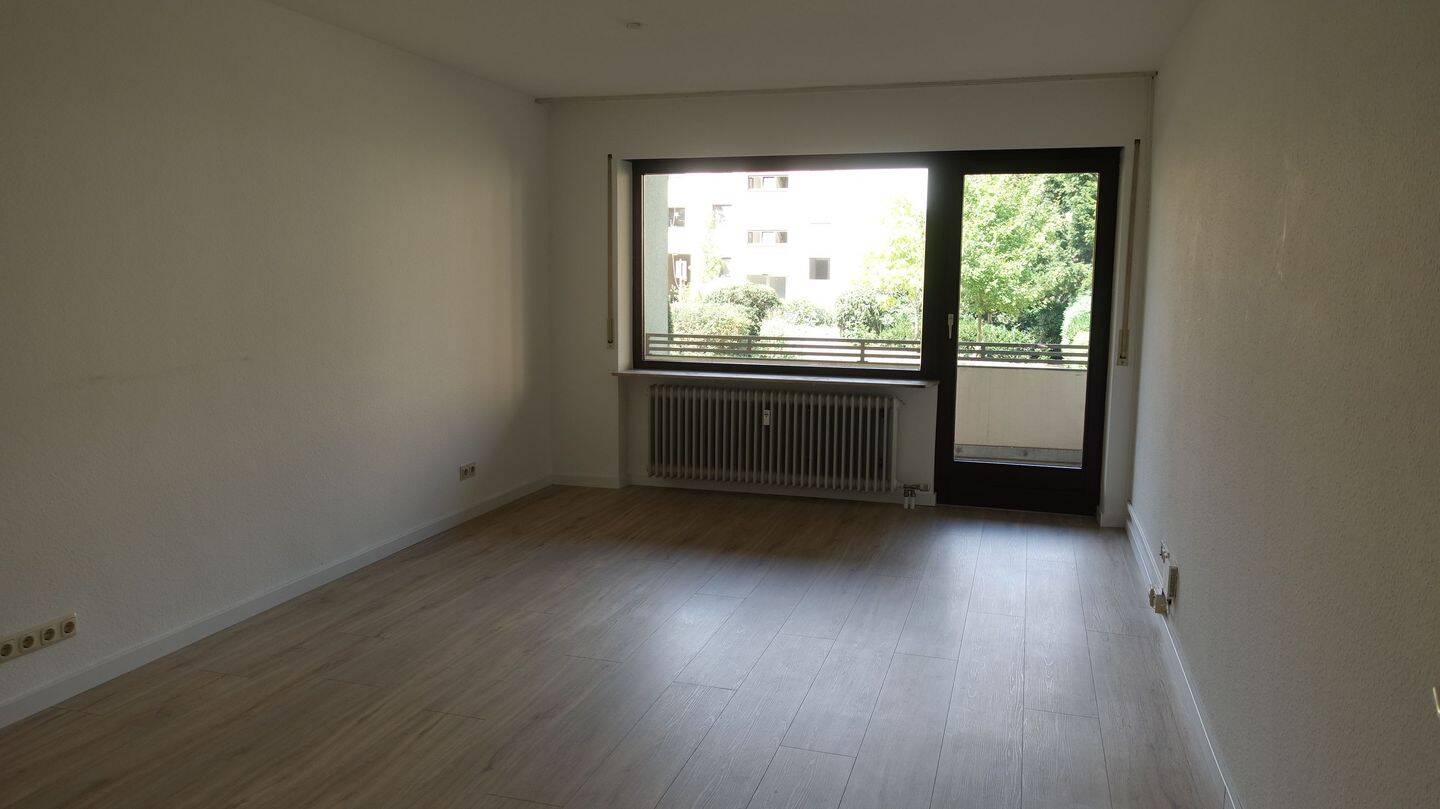 2-Zimmerwohnung, Hochparterre, mit Balkon und Tiefgaragenstellplatz in bester Lage von Erlangen, 91054 Erlangen (Burgberg Erlangen-Nord Erlangen-Ost Innenstadt Sieglitzhof)