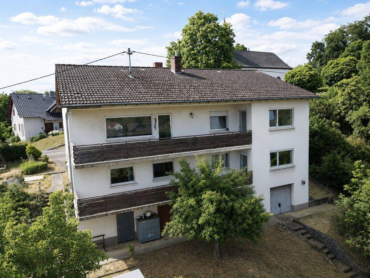 Großzügiges Einfamilienhaus mit Einliegerwohnung in begehrter Aussichtslage, 66663 Merzig