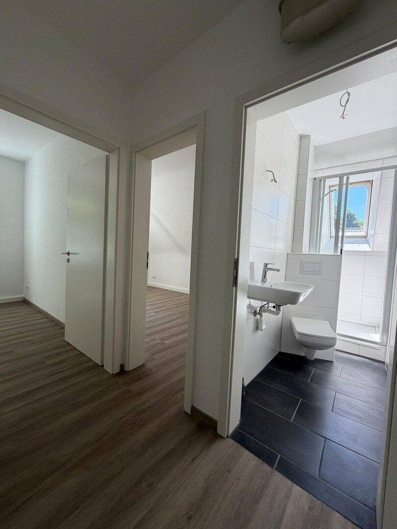 ERSTBEZUG NACH RENOVIERUNG – 2-Zimmer-Wohnung mit neuer Einbauküche in Stuttgart-Kaltental, 70569 Stuttgart (Büsnau Kaltental Vaihingen)
