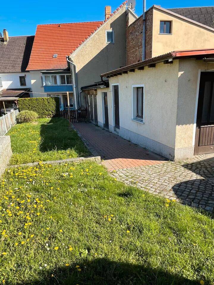 Mittelreihenhaus mit ELW für Handwerker, 2748 Bernstadt a.d. Eigen