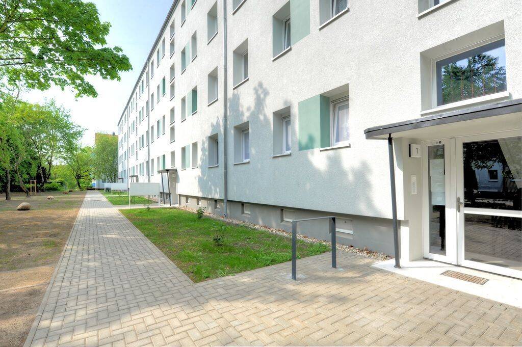 Komfortable 3-Raumwohnung mit Balkon!, 6130 Halle (Saale) (Ammendorf-Beesen Damaschkestraße Dieselstraße Südstadt)