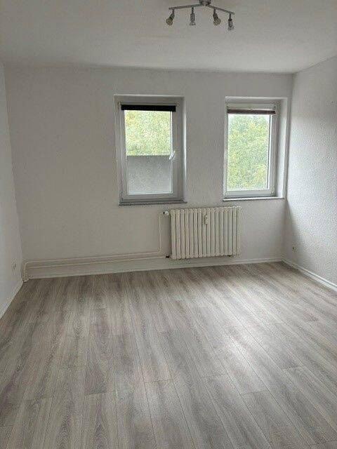 Renovierte 2 Zimmer Wohnung in Gelsenkirchen zu vermieten, 45899 Gelsenkirchen (Beckhausen Heßler Horst)