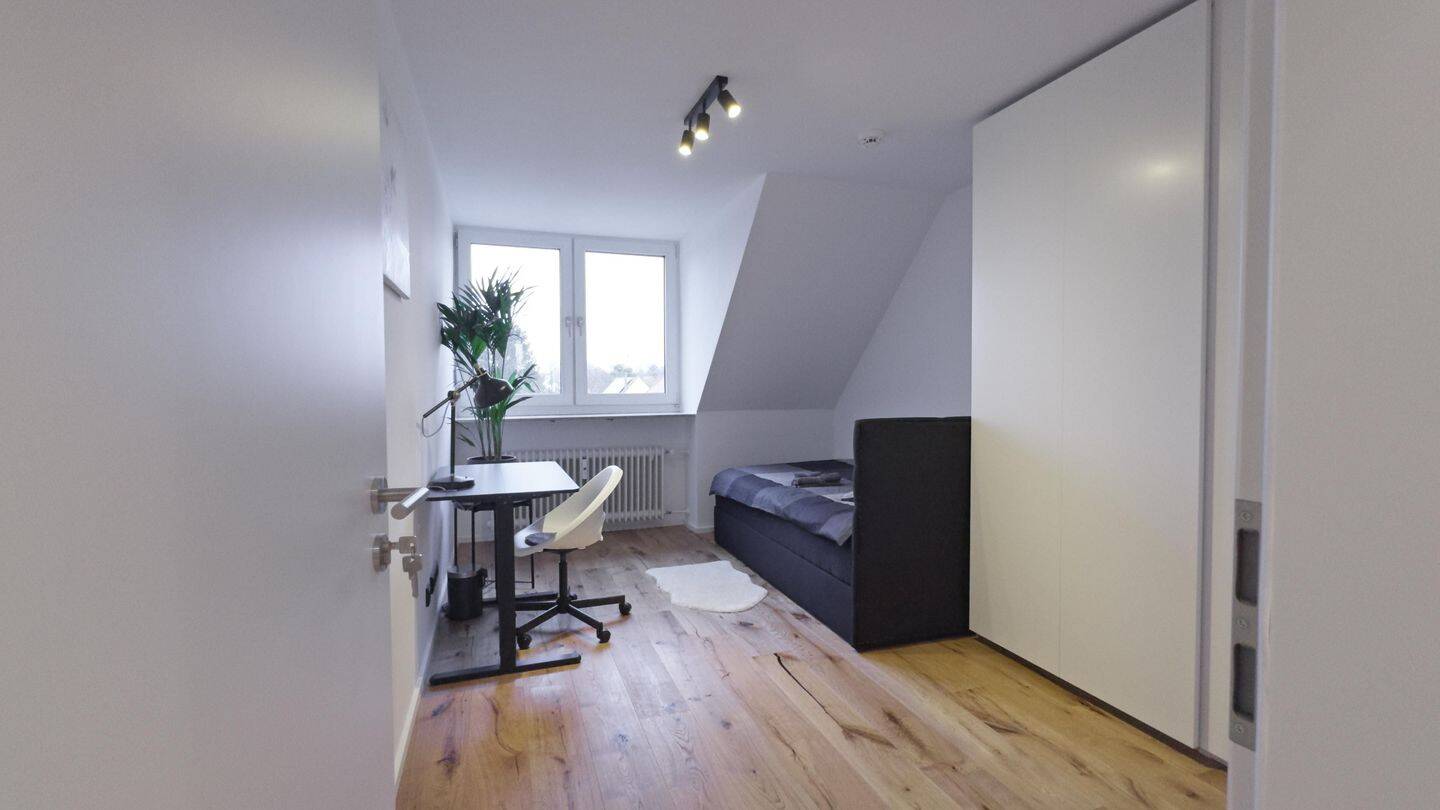 Room in recently renovated, 3 room flatshare // Zimmer in kürzlich renovierter 3-Zimmer-WG, 80689 München (Hadern Laim Pasing-Obermenzing)