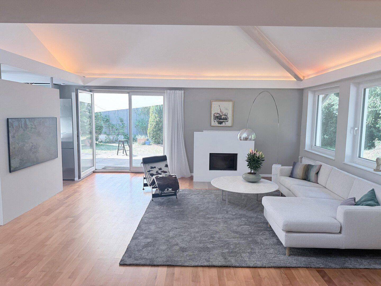 Exklusive möblierte Doppelhaushälfte mit 175 m², großem Privatgarten und Loftcharakter in Gräfelfing, 82166 Gräfelfing