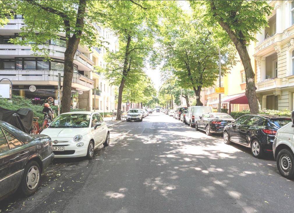 Sanierte City-Wohnung im Herzen von Charlottenburg nahe Savignyplatz / Steinplatz – mit separatem Tiefgaragenstellplatz bei Bedarf, 10623 Berlin (Charlottenburg-Wilmersdorf Charlottenburg)