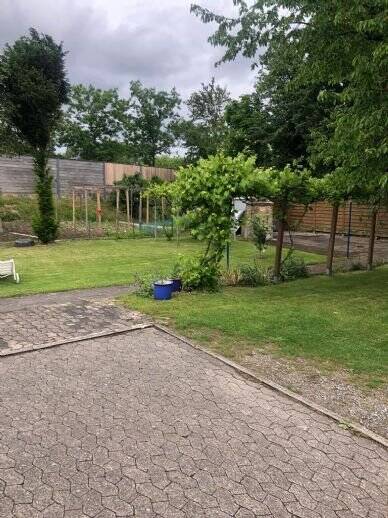 Gepflegtes Zweifamilienhaus mit Garten und 3 Stellplätzen in Bad Salzuflen, 32108 Bad Salzuflen