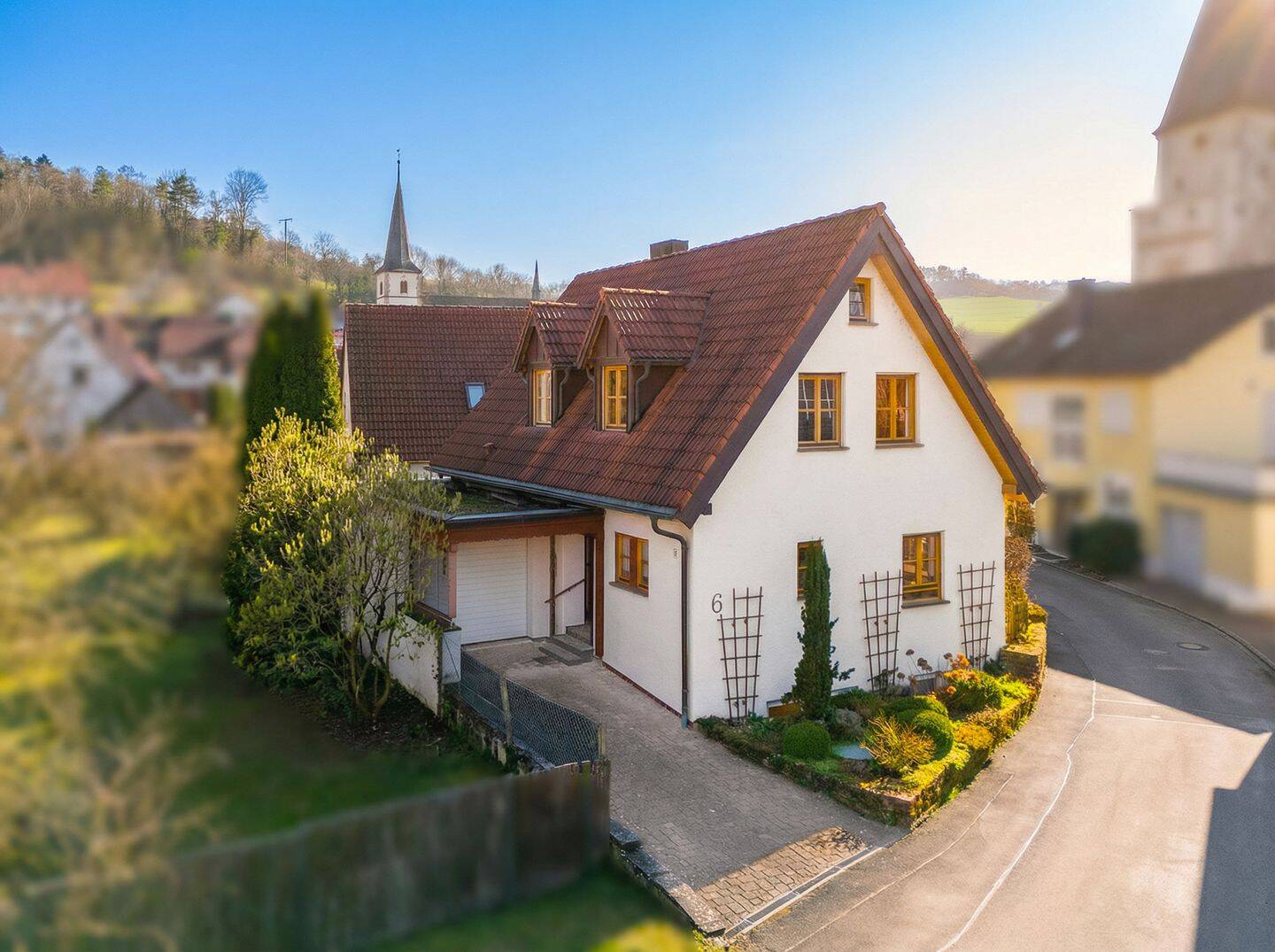 ++EFH mit Charme in Hundsbach – Eußenheim – Bezugsfertig in herrlicher Lage ++, 97776 Eußenheim