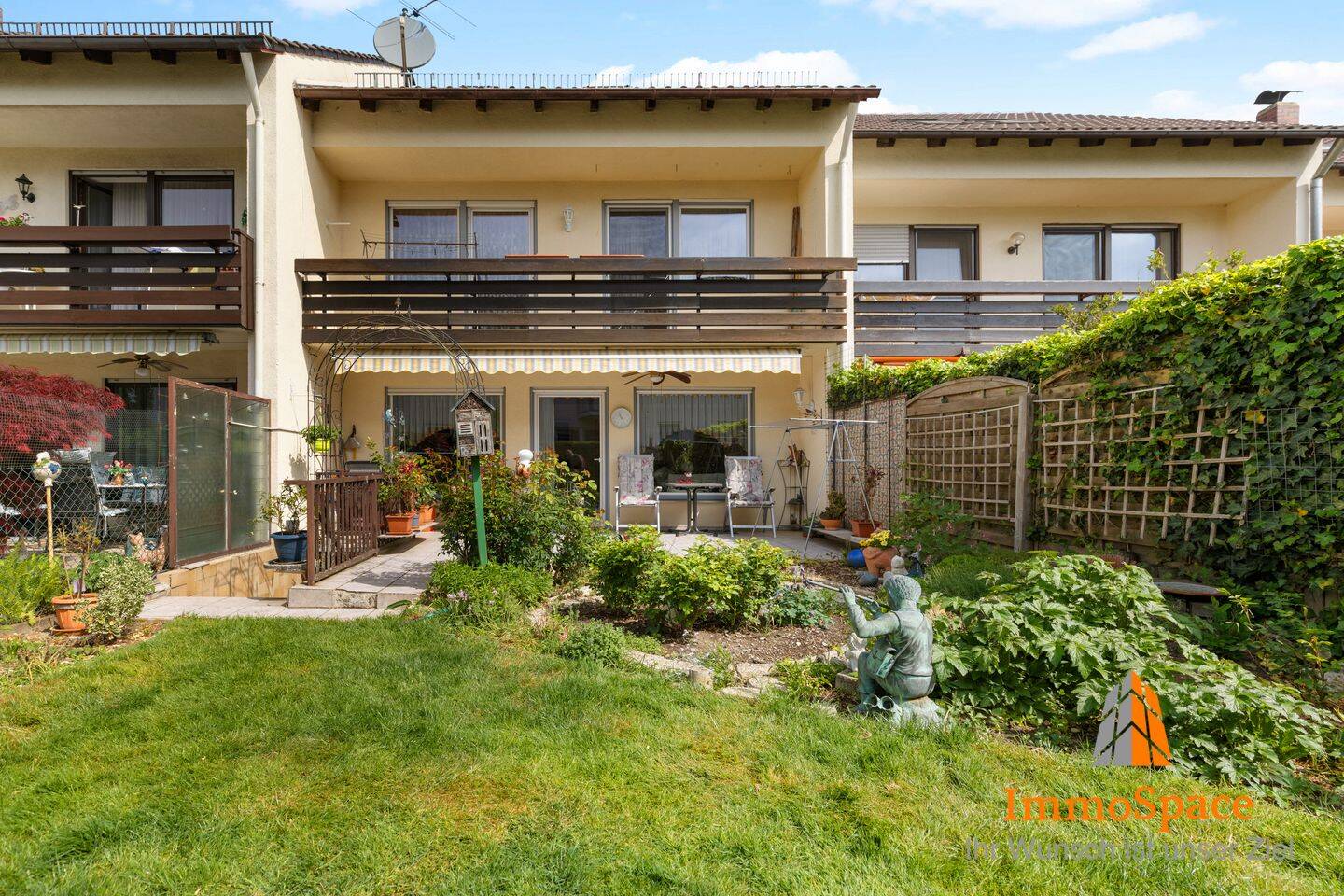 IMMOSPACE **Reihenhaus mit Einzelgarage & Traumgarten!**, 86462 Langweid a. Lech