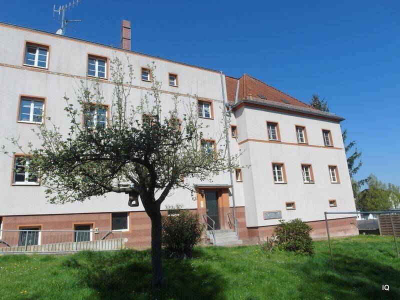 Hübsche 2-Zimmer-Wohnung im 1.OG mit Laminatboden * Gartenmitnutzung möglich, 4720 Döbeln