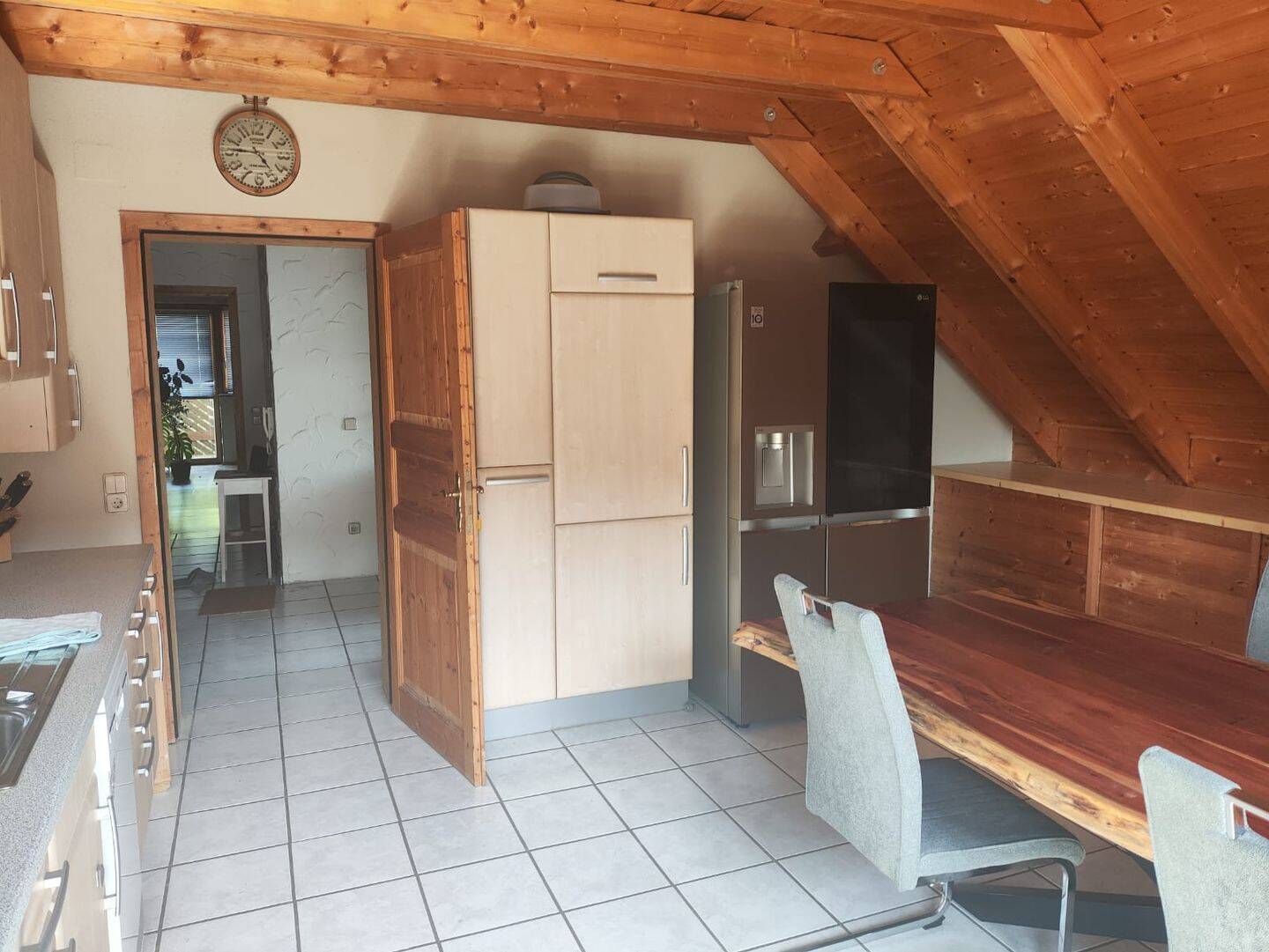 Tolle Ortsrandlage, 2 Balkone, Kachelofen – ideal für ein Paar oder Paar mit einem Kind!, 97232 Giebelstadt