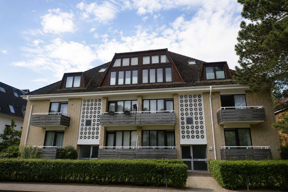 Großzügige 2-Zimmer-Erdgeschosswohnung mit Südterrasse und Tiefgaragenstellplatz, 22143 Hamburg (Wandsbek Rahlstedt)
