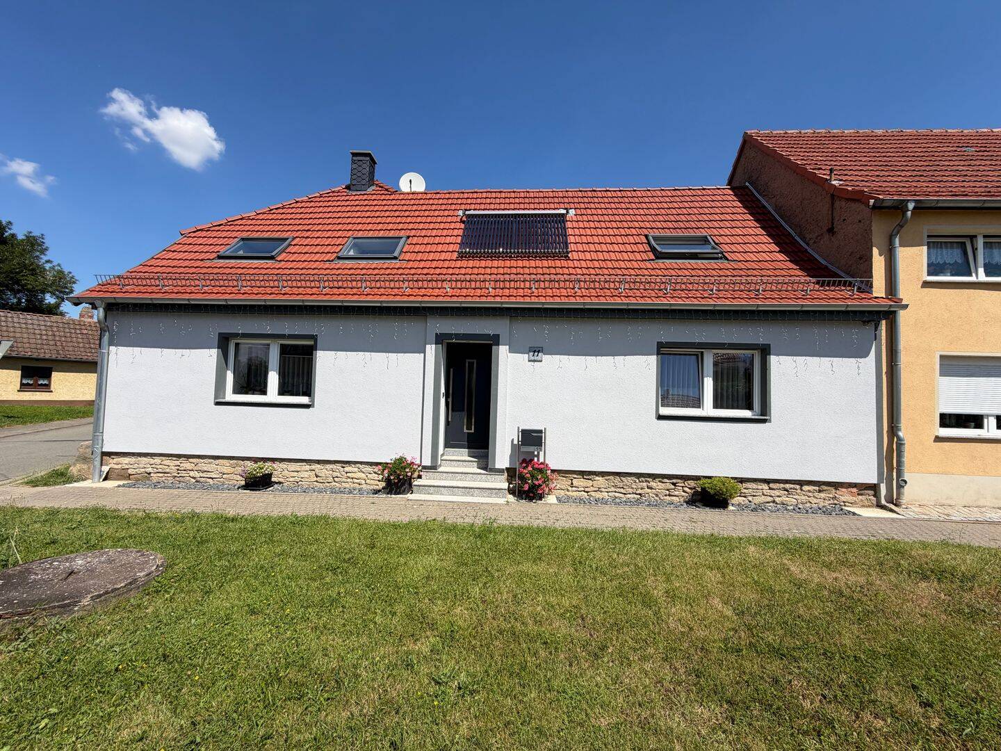 Aufwendig saniertes Wohnhaus mit großzügigem Grundstück und weiterem Ausbaupotenzial, 99439 Am Ettersberg (Vippachedelhausen)