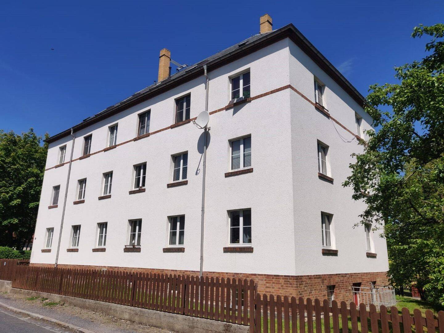 gemütliche 2-Zimmerwohnung in ruhiger Wohnanlage mit Gartennutzung!, 1157 Dresden