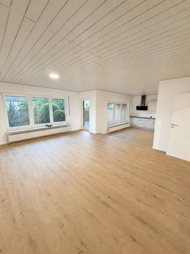 Kernsanierte 4-5-Zimmer-Wohnung | Einbauküche | Kamin | Garage | Terrasse, 29549 Bad Bevensen