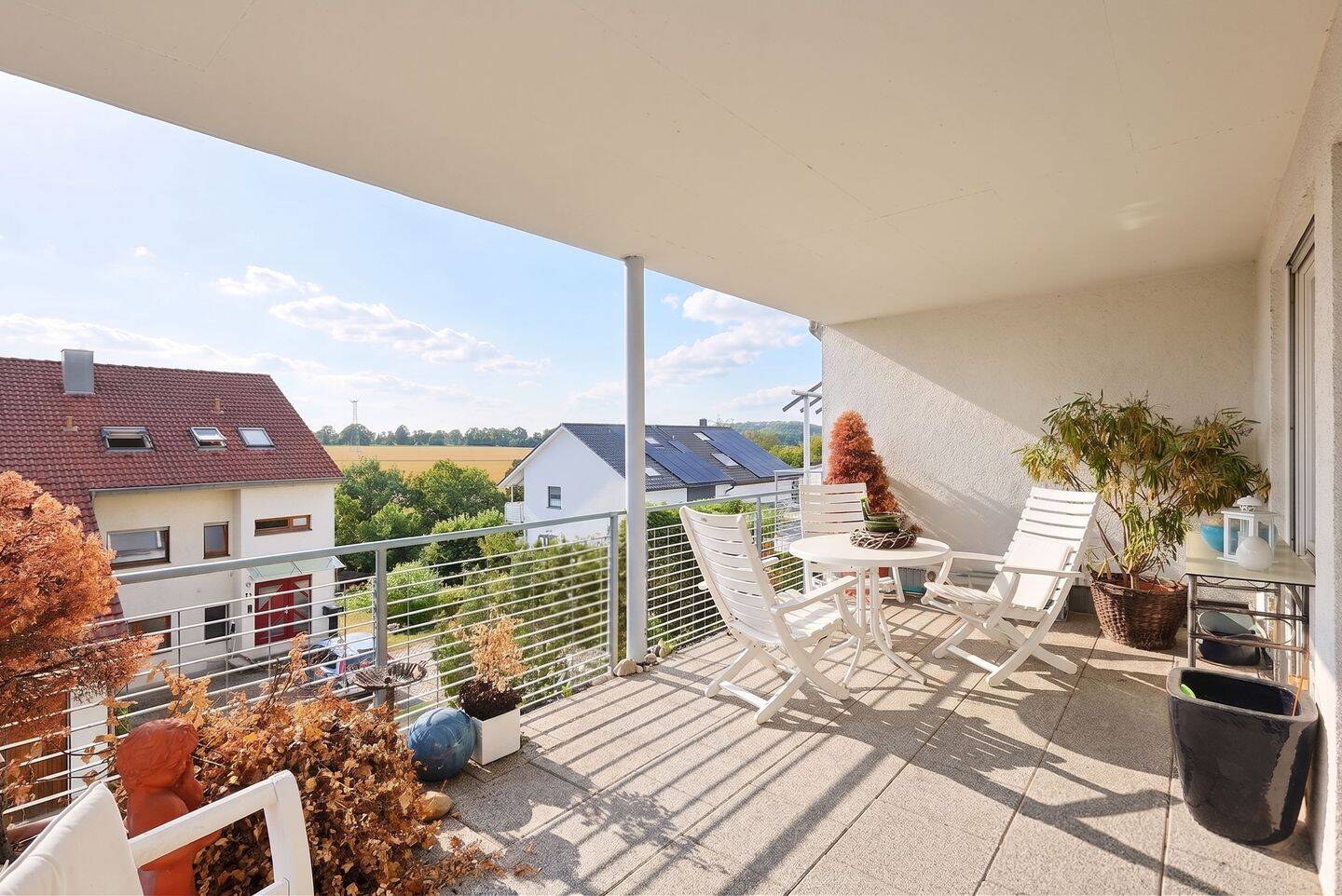 Großzügige 2,5-Zimmer-Wohnung mit sonnigem Südbalkon und Blick ins Grüne, 71093 Weil im Schönbuch