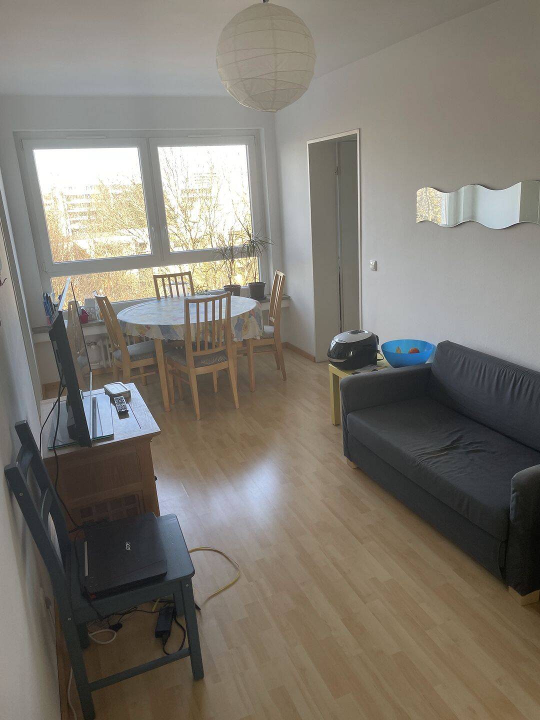 Helles, ruhiges 15m²-Zimmer in 3er-WG bei U6 Haderner Stern (15 Min. zum Marienplatz), mit kleinem Balkon; Miete unbefristet oder auf Zeit, 81375 München (Hadern)