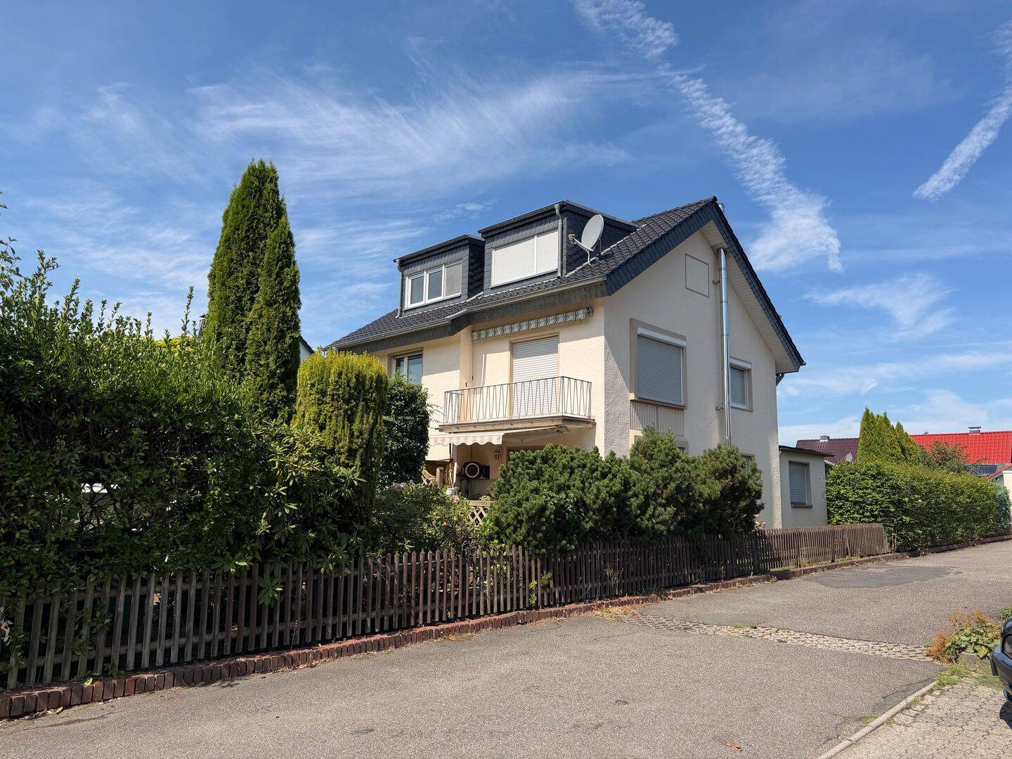Gut geschnittene, helle 3 ZI-Wohnung zentral in Herkenrath, 51429 Bergisch Gladbach