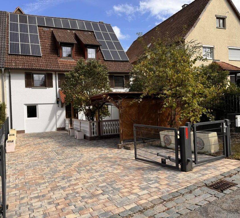 Großzügiges Mehrgenerationenhaus zur Vermietung – 8 Zimmer, ca. 180 m² Wohnfläche für Familie, Wohnen und Arbeiten in 72189 Vöhringen, 72189 Vöhringen