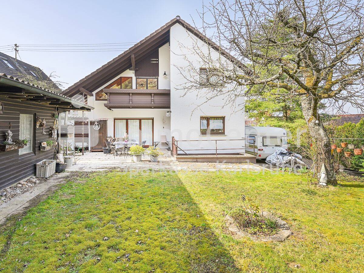 Zweifamilienhaus mit großem Garten – viel Platz für Wohnen, Leben und Entfaltung, 76228 Karlsruhe