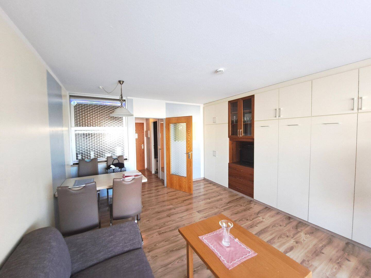 Seltene Gelegenheit in Top-Lage von Bad Füssing – großzügiges 2-Zimmer-Appartement mit zwei Balkonen und zwei Bädern – am Johannesbad zum Kauf, 94072 Bad Füssing