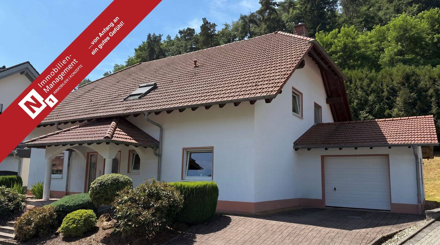 Repräsentatives Einfamilienhaus mit Balkon, Garage und Wintergarten, 66919 Hettenhausen