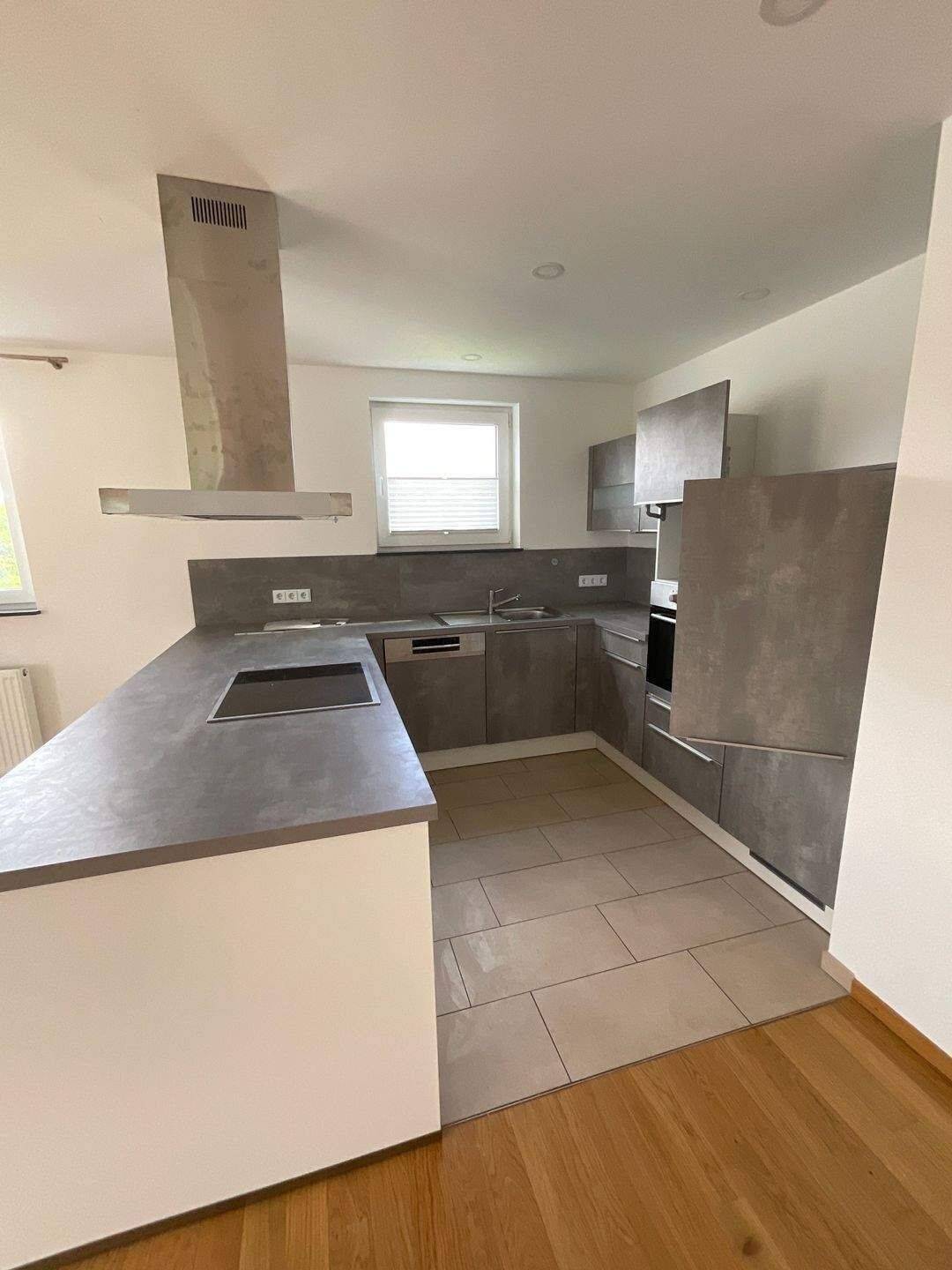 Großzügige moderne helle 3 ZKB mit Balkon, 36043 Fulda