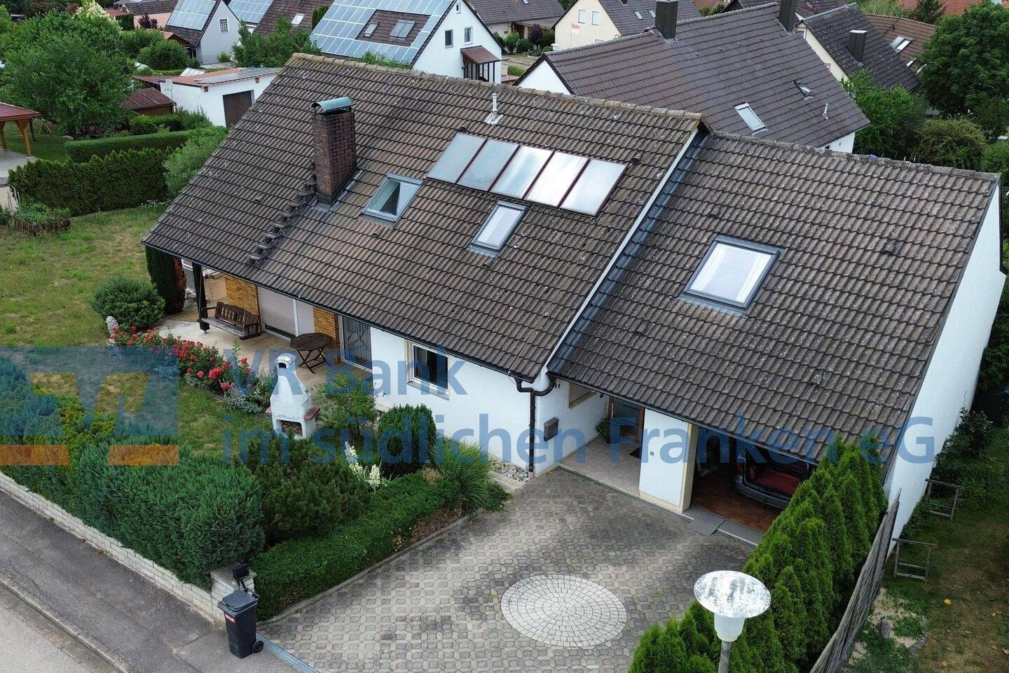 Familienfreundliches Einfamilienhaus in ruhiger Ortsrandlage von Unterschwaningen, 91743 Unterschwaningen