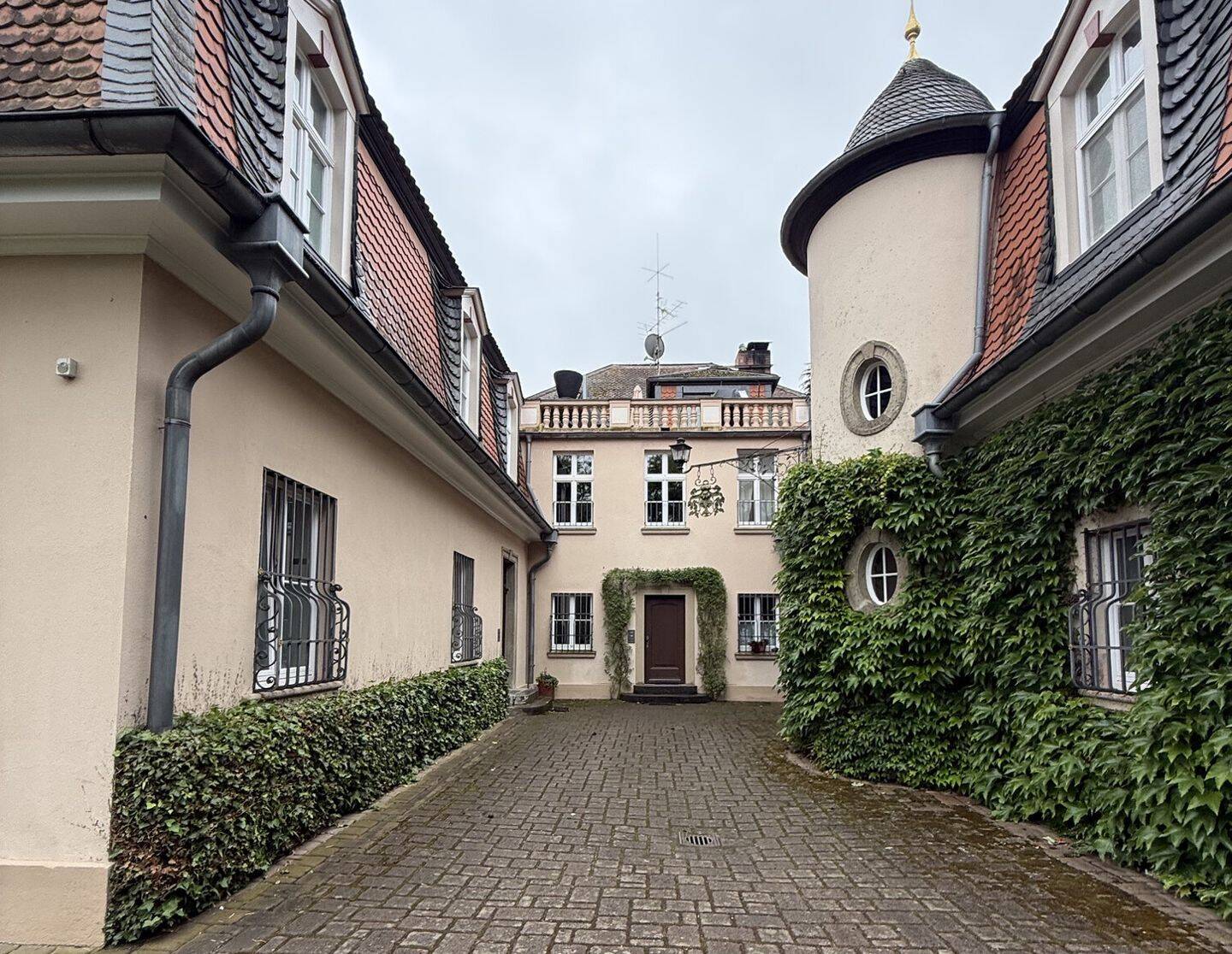 Charmantes Refugium im Grünen – 1-Zimmer-Wohnung in historischer Villa in Egelsbach, 63329 Egelsbach
