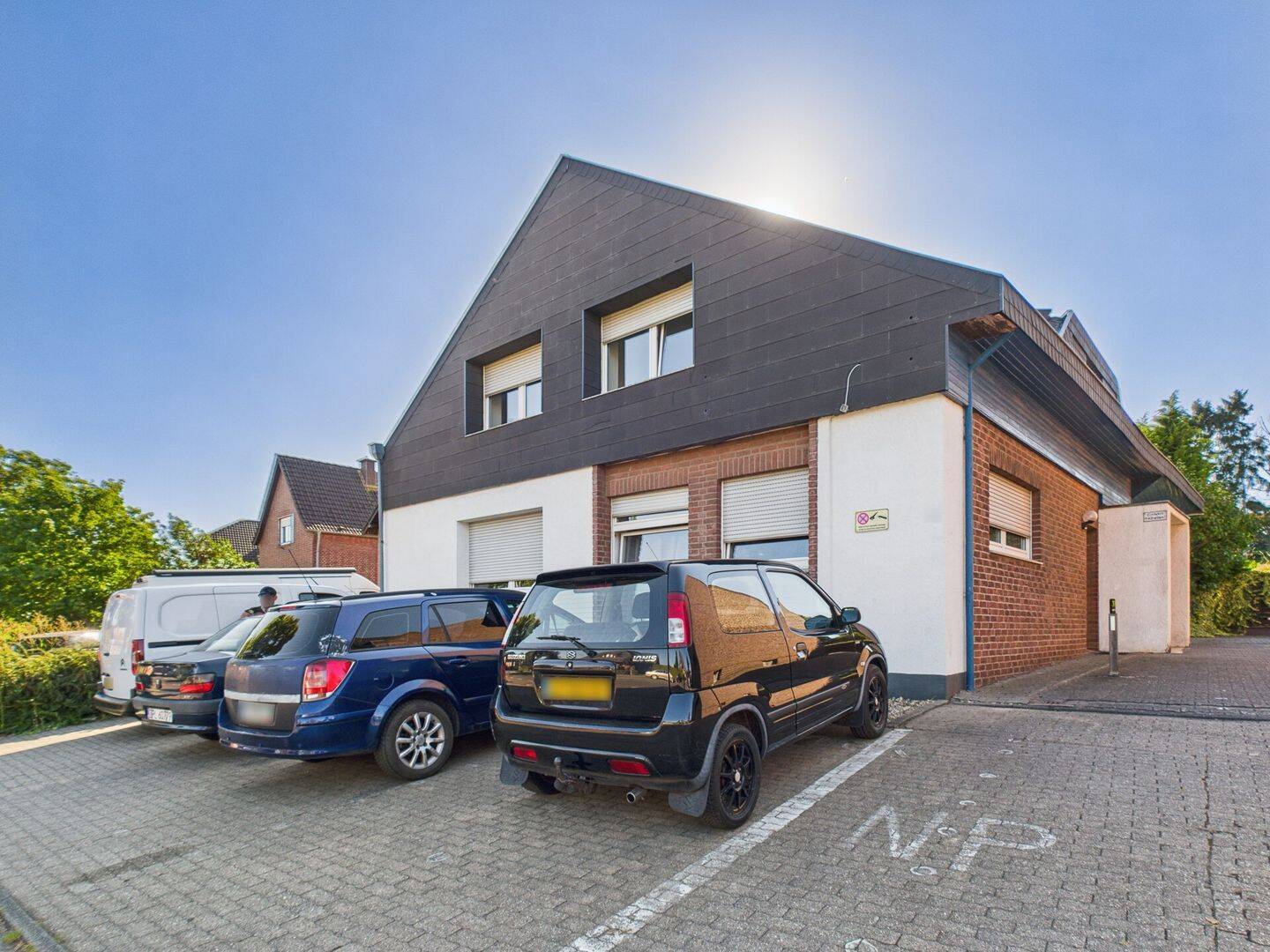 Flexibles Zweifamilienhaus mit Stellplätzen in zentraler Lage von Gangelt!, 52538 Gangelt