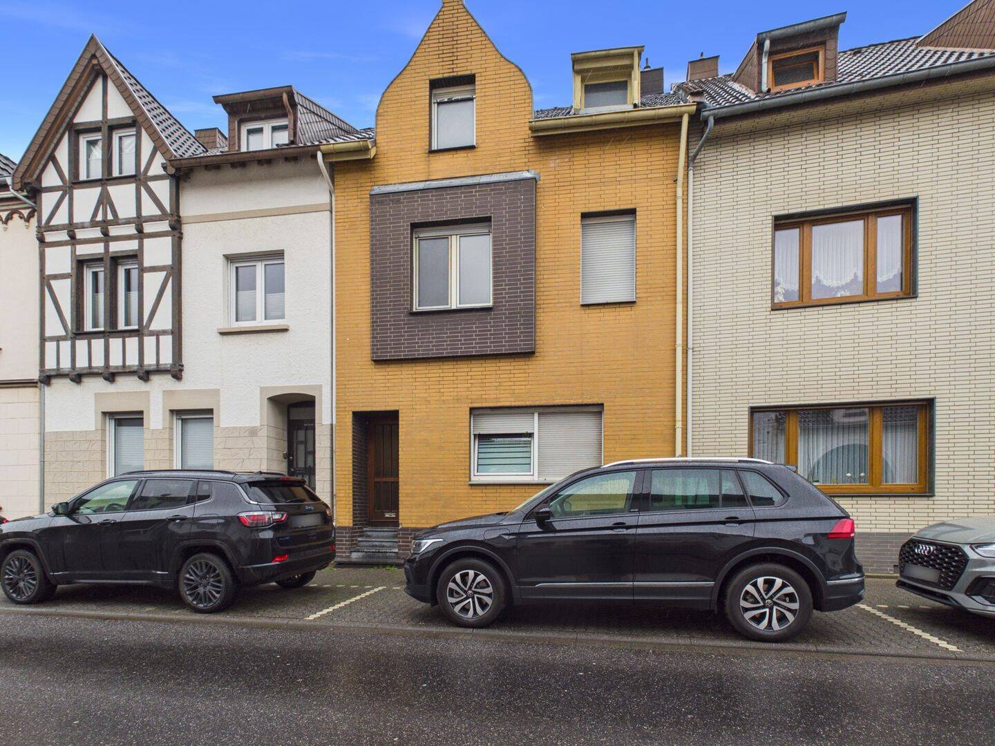 Dreifamilienhaus mit Entwicklungspotenzial.., 52355 Düren