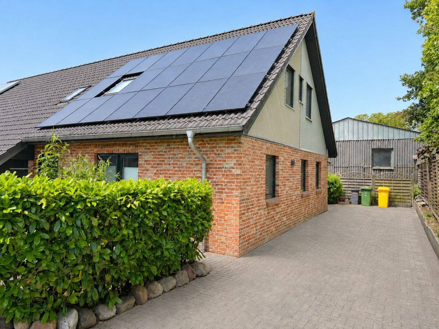 Gepflegte Doppelhaushälfte aus 2012 mit PV-Anlage in Rantrum, 25873 Rantrum