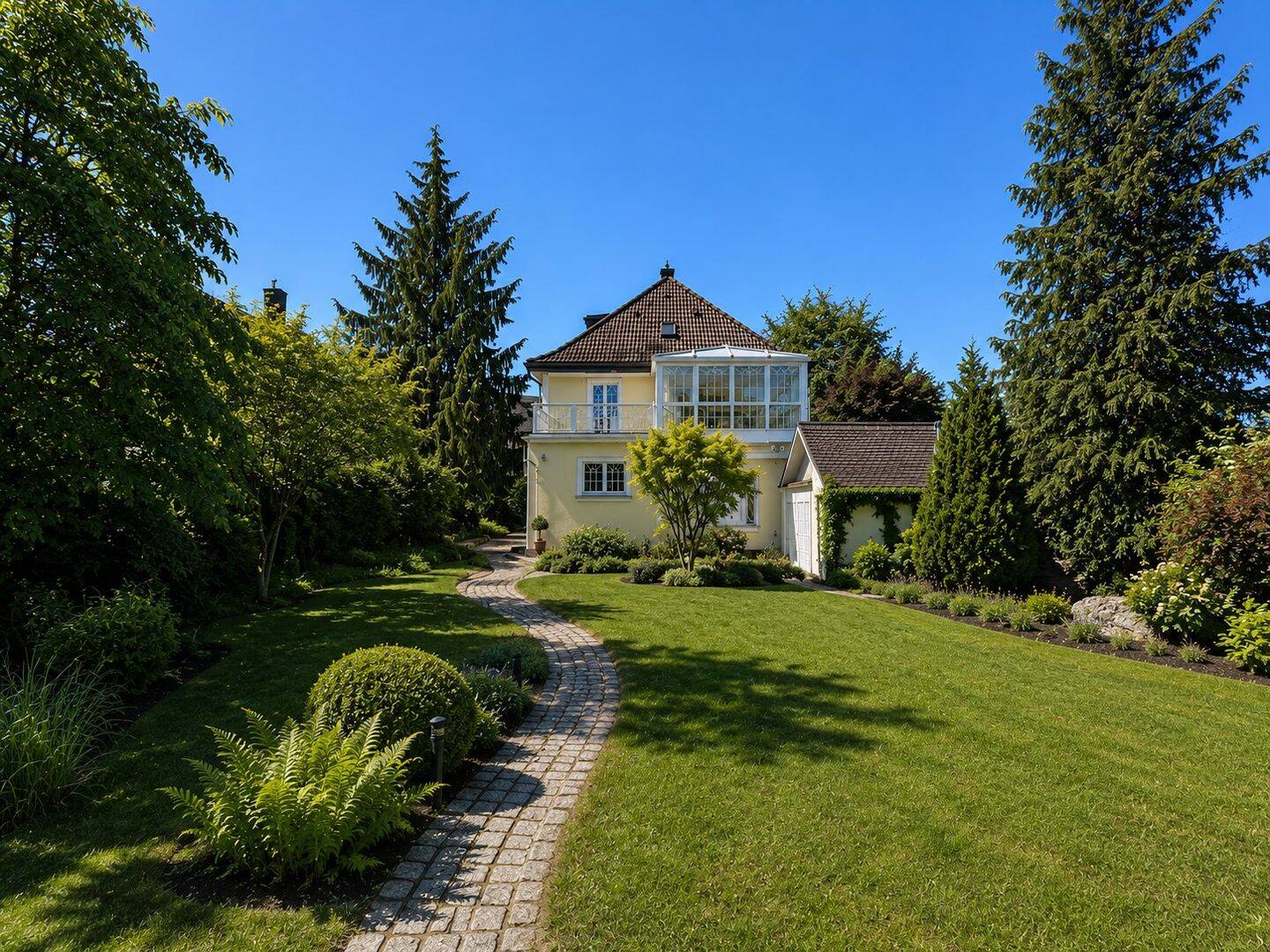 AIGNER – Kaffeemühlenhaus mit traumhaftem Garten und außergewöhnlichem Entwicklungspotenzial, 80689 München (Hadern Laim Pasing-Obermenzing)