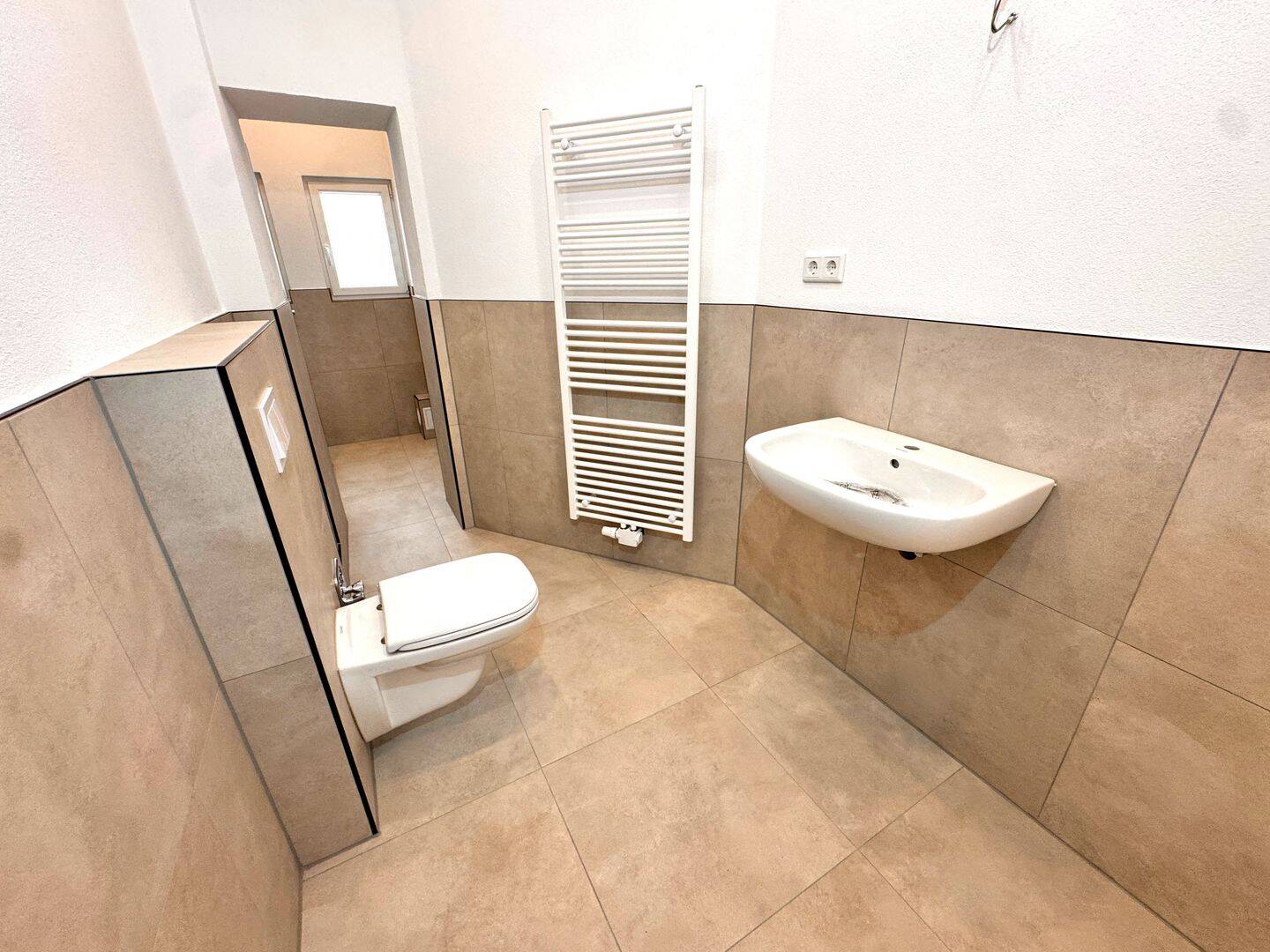 Provisionsfrei – Sanierte 2-Zimmer-Wohnung in Nürnberg, 90443 Nürnberg
