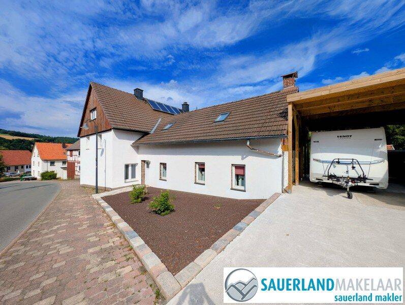 Exklusives Ferienhaus am Diemelsee – 1.100 m² Naturgrundstück mit traumhaftem Blick ins Grüne, 34519 Diemelsee