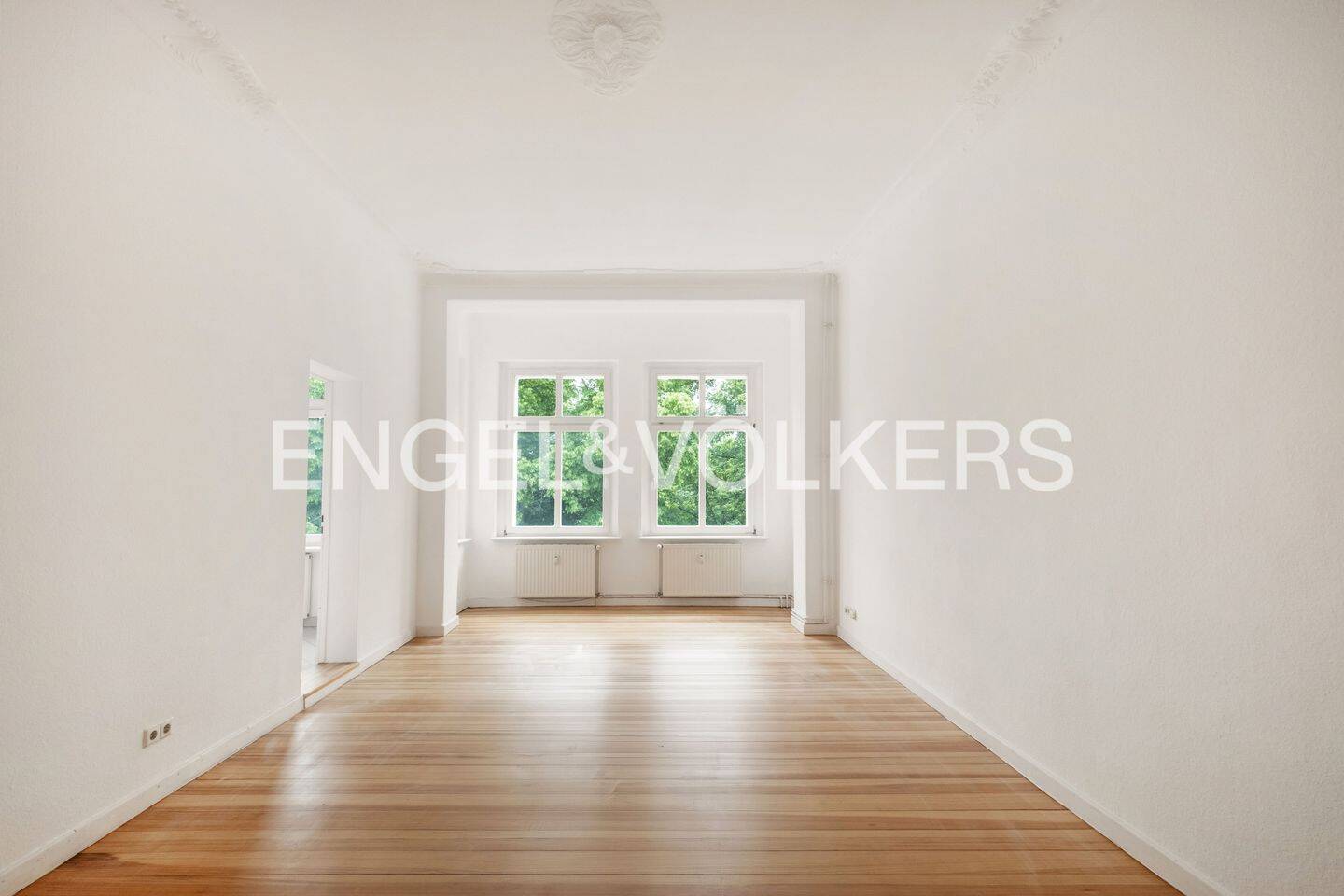In bester Lage: Attraktive 2-Zimmer-Wohnung mit Parkblick in Berlin-Friedrichshain, 10243 Berlin (Friedrichshain-Kreuzberg Friedrichshain)