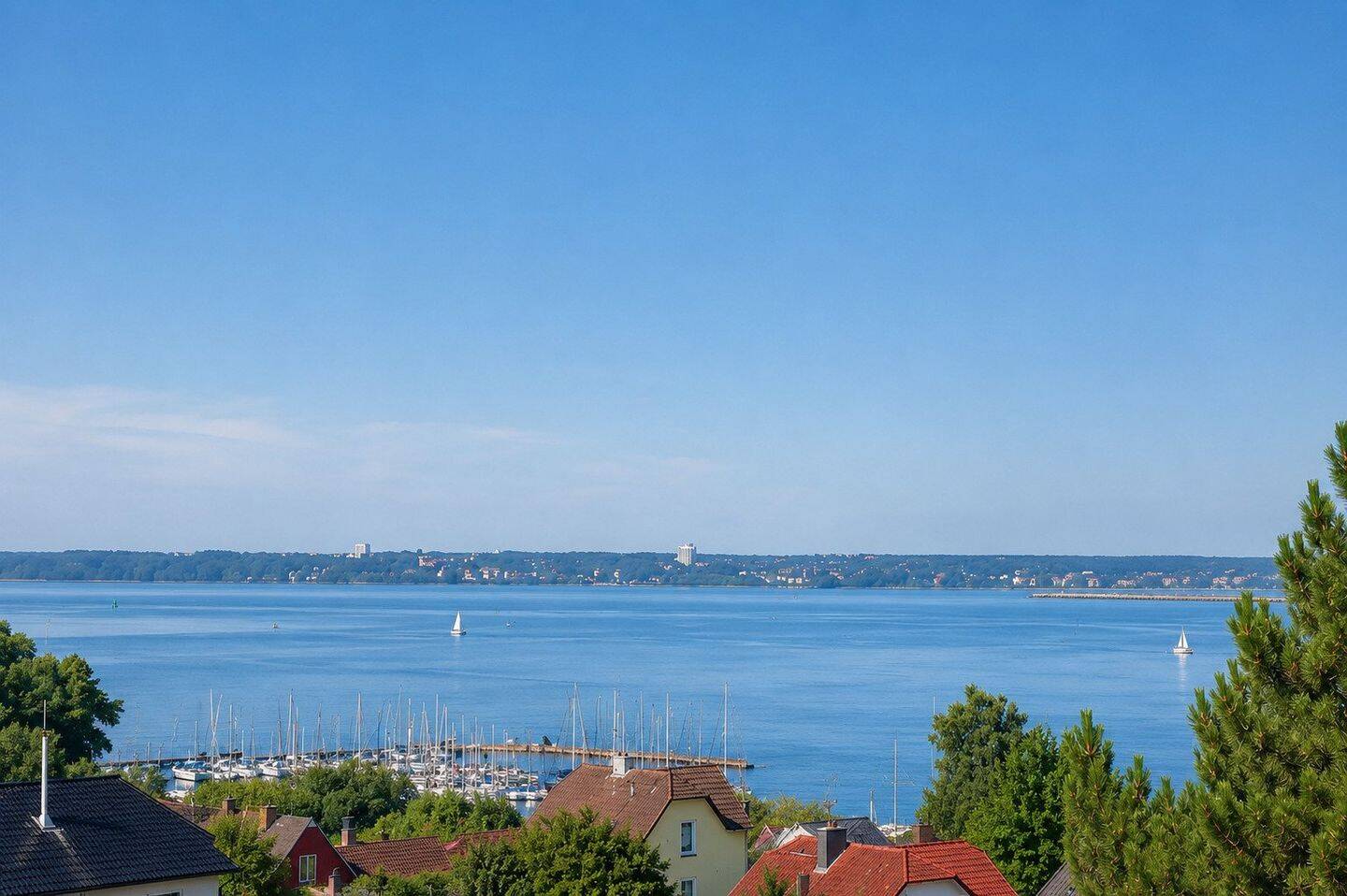 Charmante Wohnung mit traumhaftem Ostseeblick, Balkon und Sauna, 24226 Heikendorf