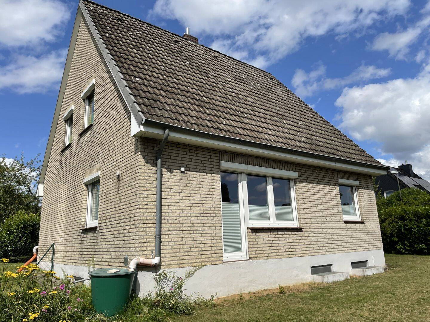 Zwischen Lübeck und Reinfeld: Renovierungsbedürftiges Einfamilienhaus in ruhiger Wohnlage (A 3773), 23619 Zarpen