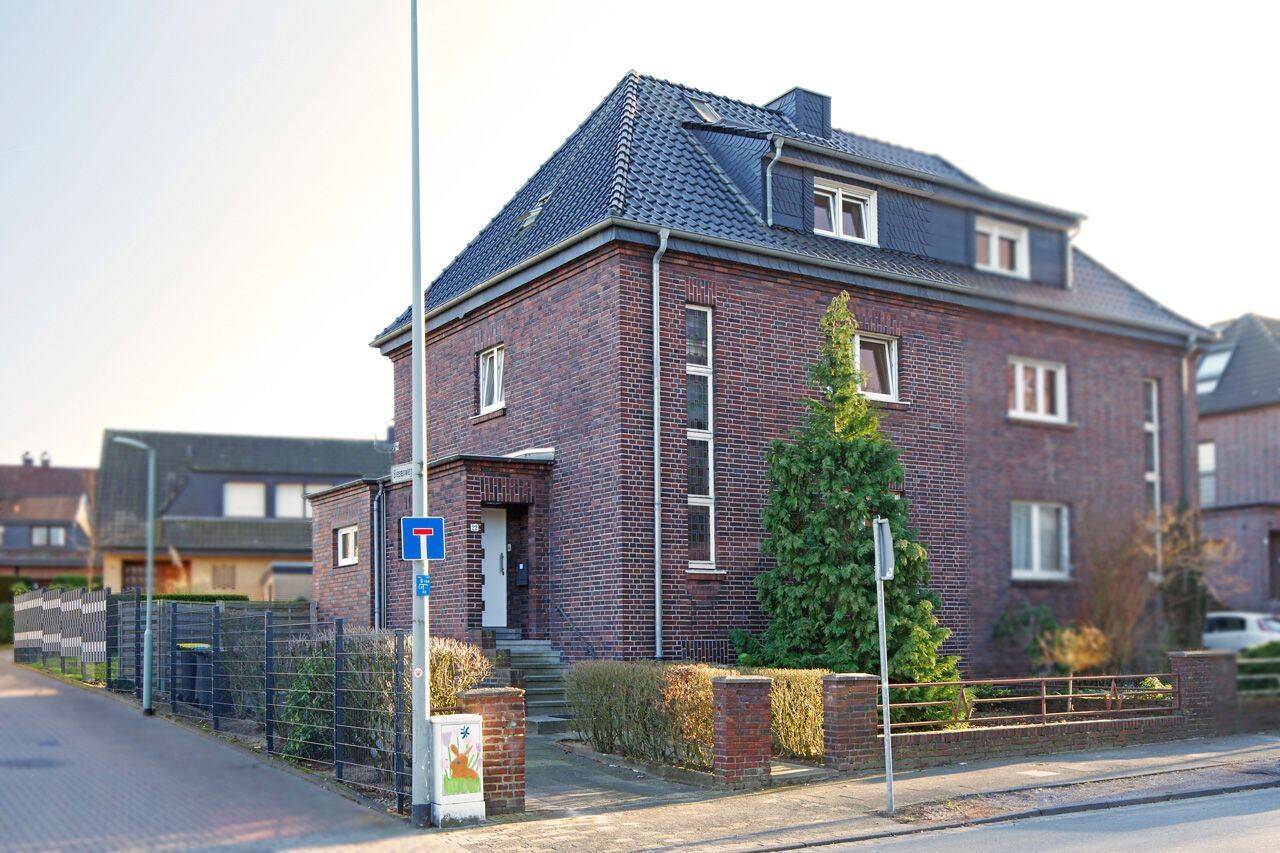 Im Bieterverfahren: „Großzügiges Wohnen in Dinslaken-Hiesfeld“ von Privat!, 46539 Dinslaken