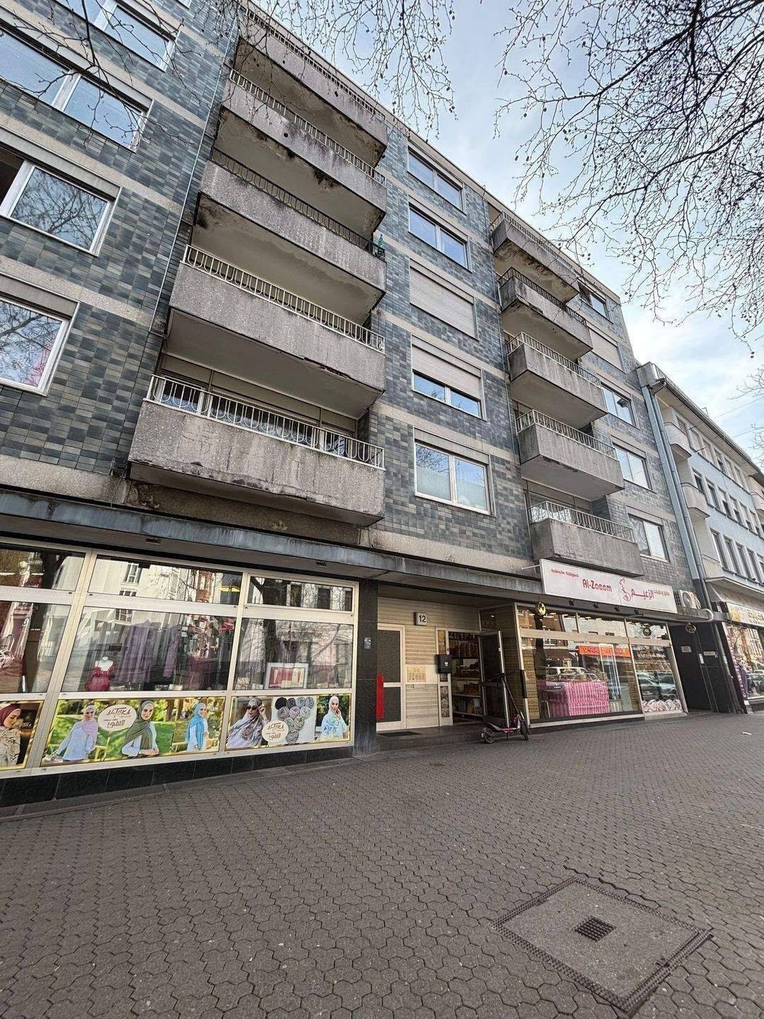 geräumige 1-Zimmer-Wohnung mit Schlafnische und Balkon und Tiefgaragenplatz zur Miete in Saarbrücken, 66115 Saarbrücken