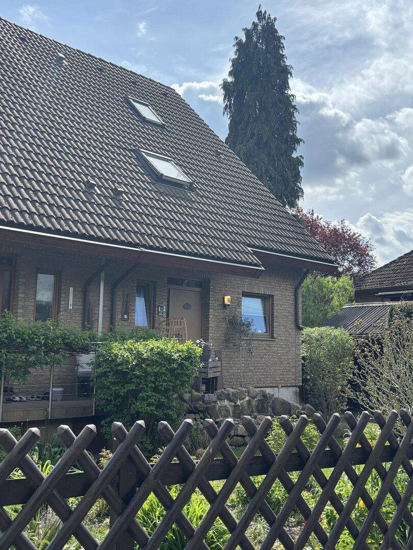 Doppelhaus Hälfte in Berlin Karow mit Einliegerwohnung, 13125 Berlin (Pankow Buch Französisch Buchholz Karow)